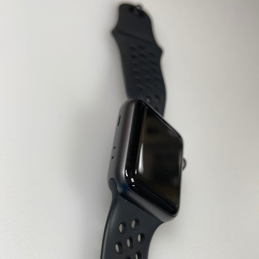 Apple Watch Series 3 Nike GPS Aluminium 38MM Space Grey Good Condition REF#56030