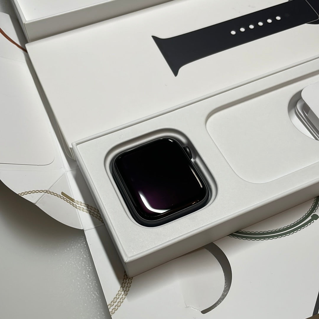 Apple Watch Series 6 GPS+Cellular Aluminium 44MM Space Grey Pristine Condition REF#54475