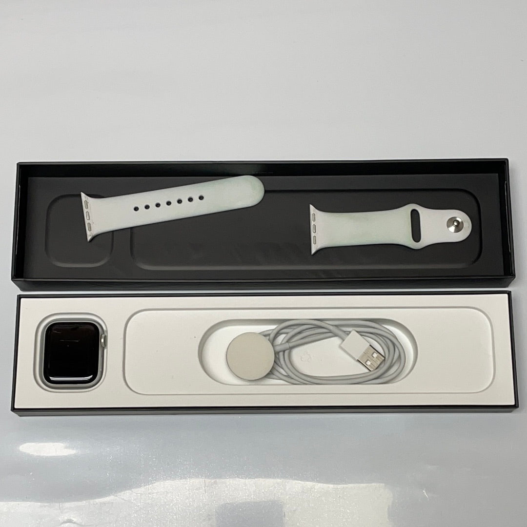 Apple Watch Series 4 GPS Aluminium 40mm Silver Acceptable Condition REF#45182